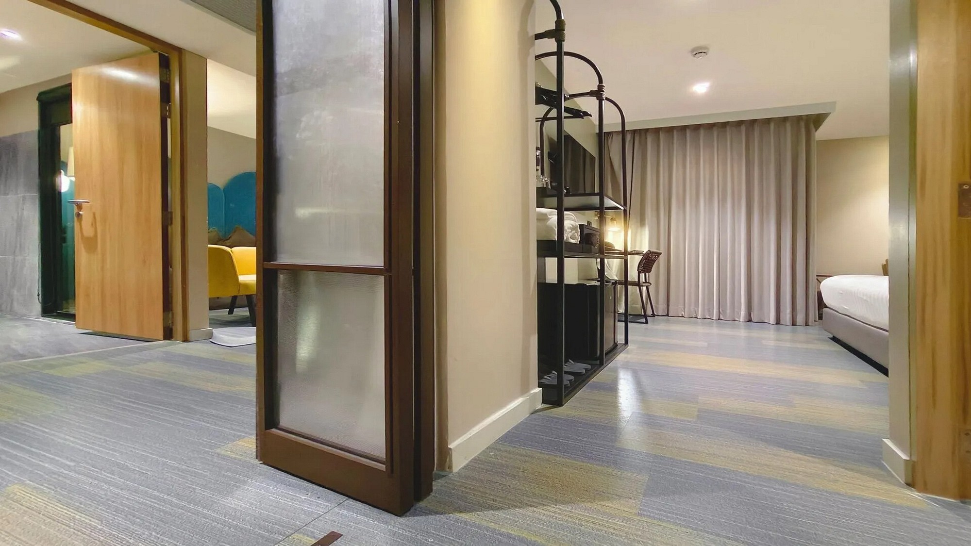 Grand Deluxe Corner Room