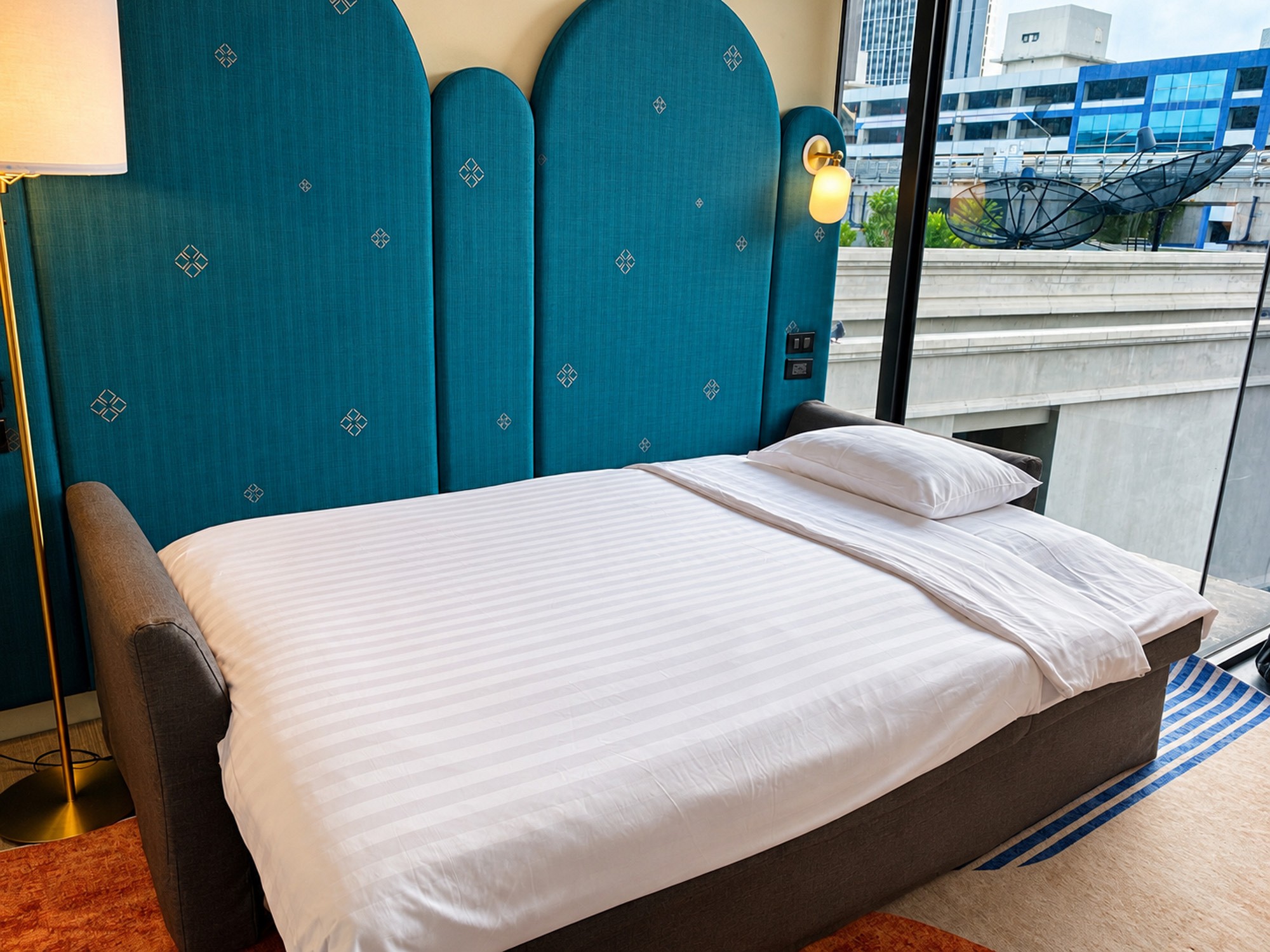 Grand Deluxe Corner Room