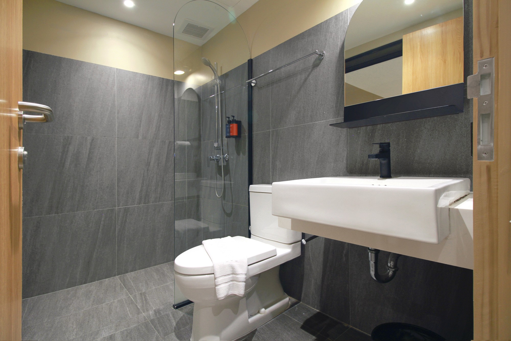 Grand Deluxe Corner Room