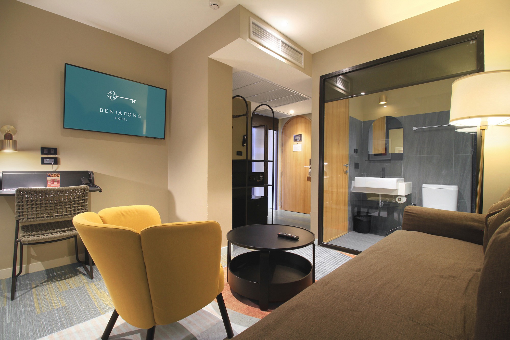 Grand Deluxe Corner Room