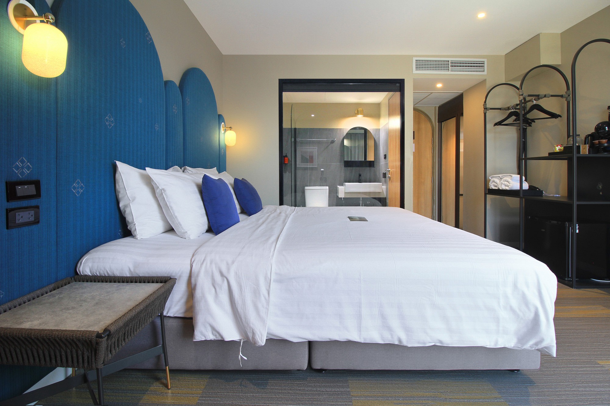 Grand Deluxe Corner Room